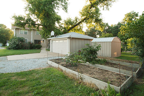 13-8776-garden_1200