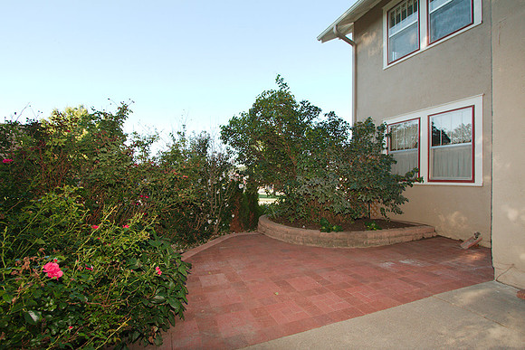 25-8588-patio_1200
