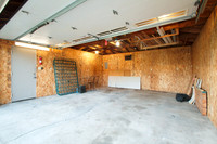 16-8763-garage_1200